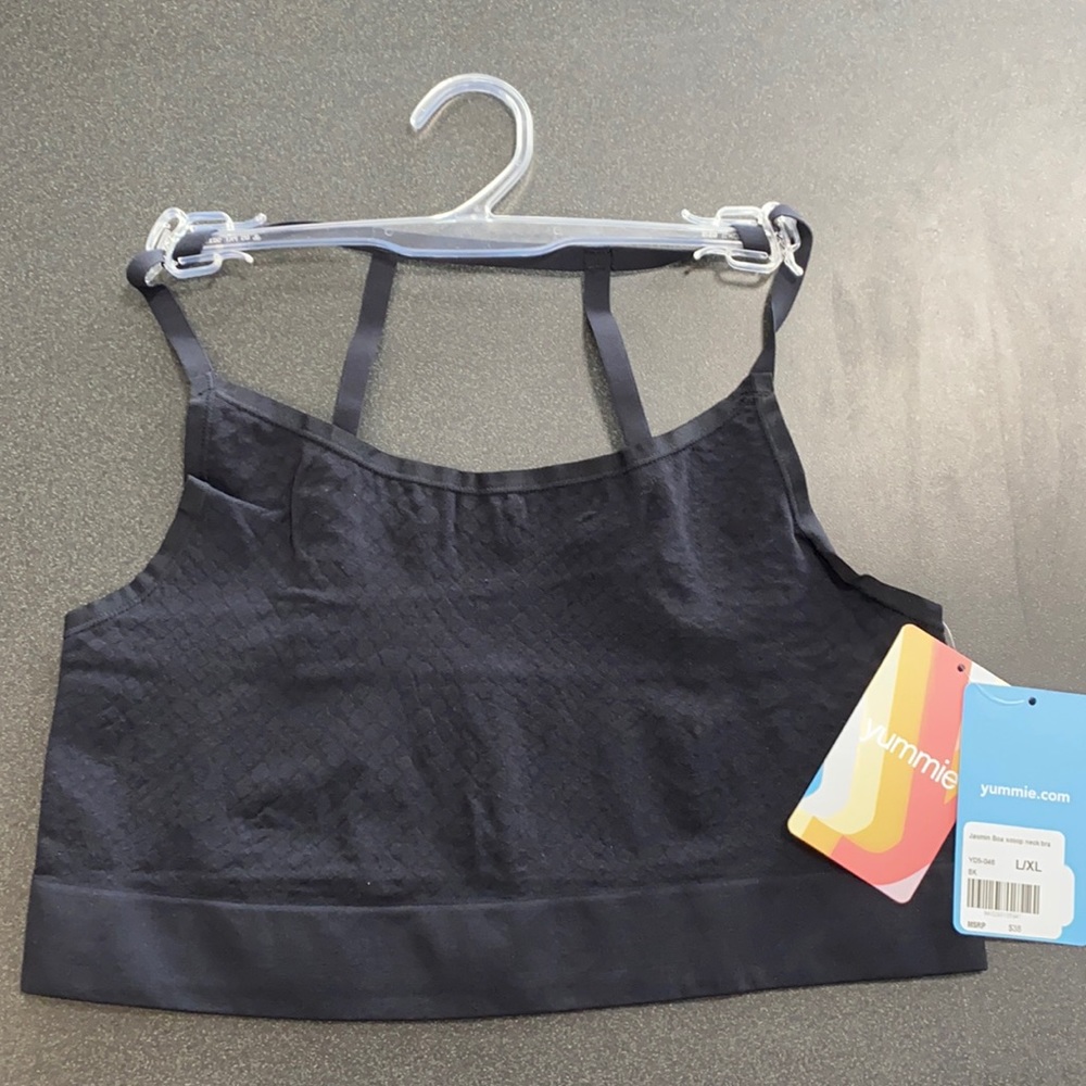 Yummie Jasmin Boa Scoop Neck Bra. Black. L/XL